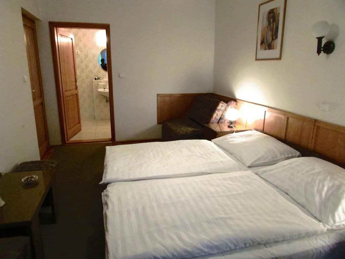 Gruendner Vendeghaz Bed & Breakfast Siofok Bagian luar foto